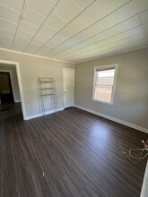 725 S Merritt Mill Rd in Chapel Hill, NC - Foto de edificio - Building Photo