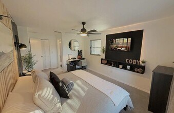 208 Wellington Dr in Daytona Beach, FL - Building Photo - Building Photo