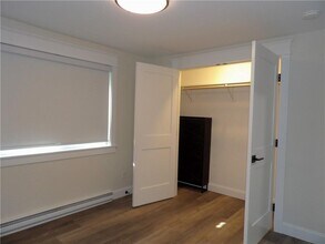 130 Pilgrim Pkwy in Warwick, RI - Building Photo - Building Photo