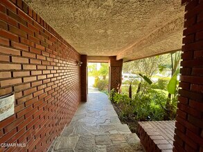 29160 Oakpath Dr in Agoura Hills, CA - Building Photo - Building Photo