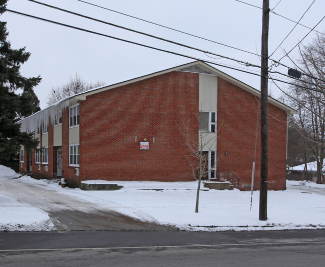 230 W Genesee St in Auburn, NY - Building Photo - Building Photo