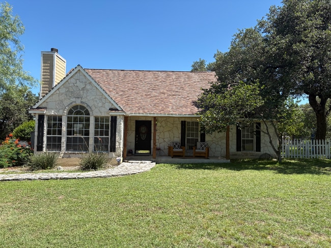 110 Stonegate S in Boerne, TX - Building Photo - Building Photo
