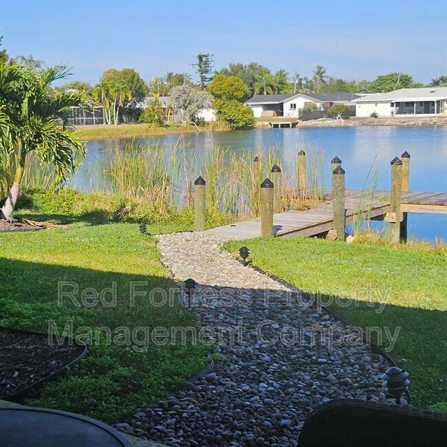 15930 Lake Candlewood Dr in Ft. Myers, FL - Foto de edificio - Building Photo