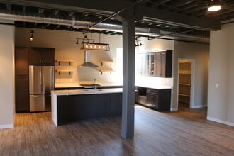 628 Washington St, Unit 3rd Floor in Buffalo, NY - Building Photo - Building Photo