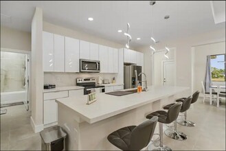 4716 NW 39th Ave in Cape Coral, FL - Building Photo - Building Photo