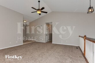 212 Royallmanor Ln in O'Fallon, MO - Building Photo - Building Photo