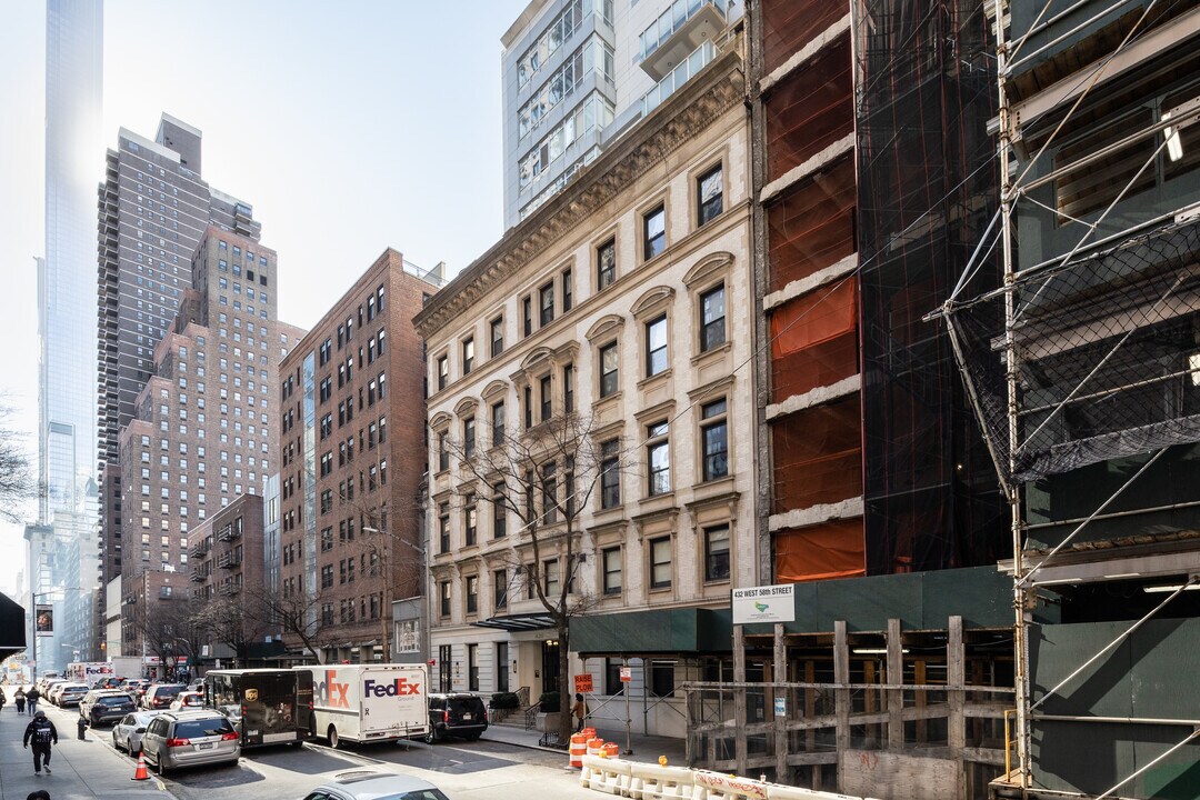 West 58 in New York, NY - Building Photo