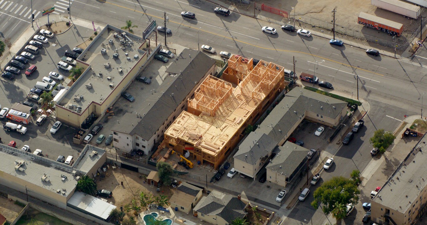 12714 S Figueroa St in Los Angeles, CA - Building Photo