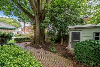 2300 N Buchanan St in Arlington, VA - Building Photo - Building Photo