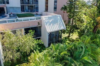 20329 W Country Club Dr in Aventura, FL - Building Photo - Building Photo