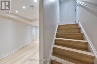 131 Silver Linden Dr in Richmond Hill, ON - Building Photo - Building Photo