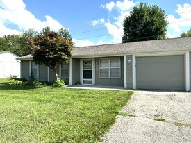 3241 Glacier Dr in Lawrence, KS - Building Photo