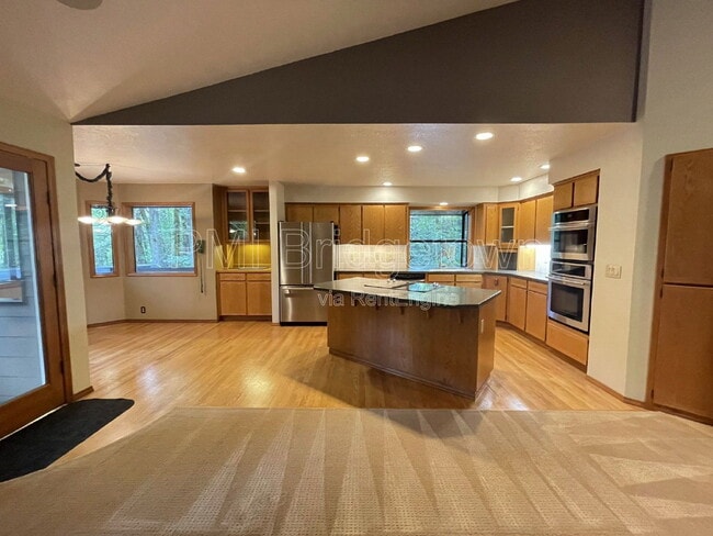 property at 11011 S Southridge Dr