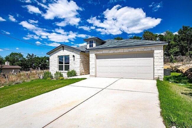 21202 Palomino Cove in Lago Vista, TX - Building Photo - Building Photo