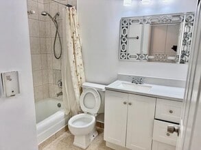 860 E Old Willow Rd, Unit #228 in Prospect Heights, IL - Building Photo - Building Photo