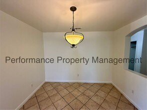 4310 Almond Grove Ln in Bakersfield, CA - Building Photo - Building Photo