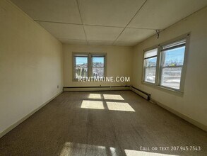 114 Riverside Dr in Augusta, ME - Building Photo - Building Photo