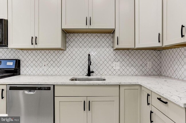 638 G St NE in Washington, DC - Building Photo - Building Photo