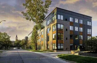 2530 University Ave in Des Moines, IA - Building Photo - Building Photo