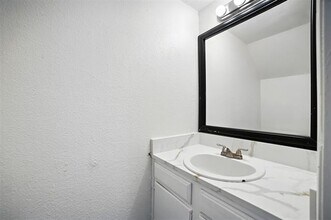 2273 Aspen Dr in Dallas, TX - Building Photo - Building Photo