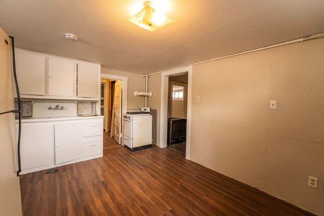 1111 E Flint St in Laramie, WY - Foto de edificio - Building Photo