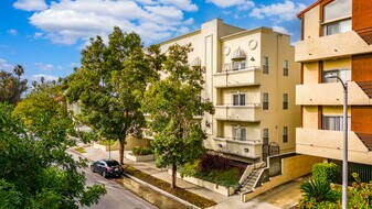 12011 Goshen Ave in Los Angeles, CA - Building Photo