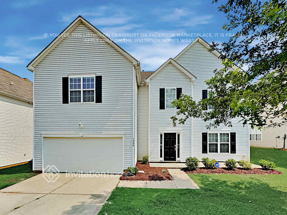1506 Peachcroft Rd in Charlotte, NC - Building Photo