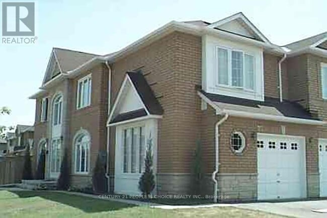 22 Yellow Brick Rd in Brampton, ON - Building Photo - Building Photo