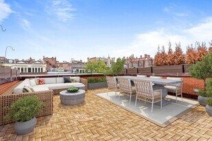 330 Newbury St, Unit PH in Boston, MA - Building Photo