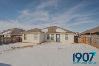 11008 NW 98th St in Yukon, OK - Building Photo - Building Photo