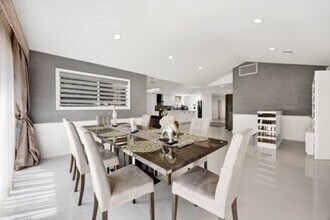 7624 Wentworth St in Los Angeles, CA - Building Photo - Building Photo