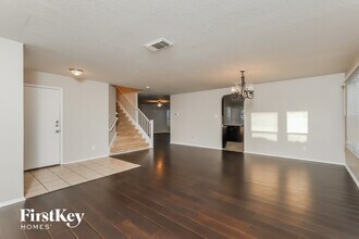 11019 Forest Shower in Live Oak, TX - Foto de edificio - Building Photo