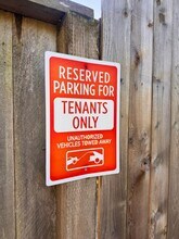 438 10th Ct in Coos Bay, OR - Building Photo - Building Photo