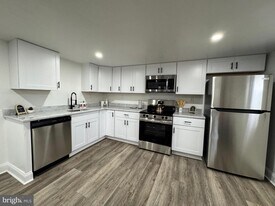 5444 Vera Cruz Rd in Emmaus, PA - Building Photo