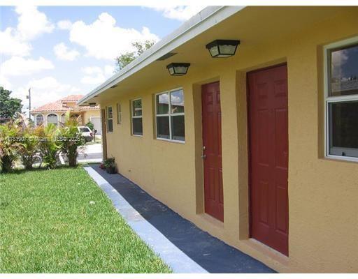2840 NW 15th Ct in Fort Lauderdale, FL - Building Photo - Building Photo
