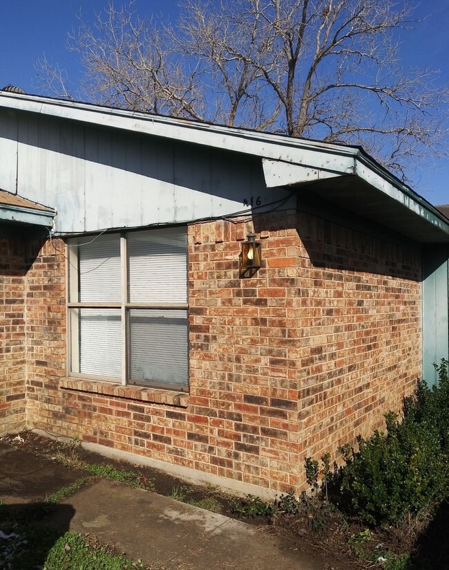 416 Gardenview St