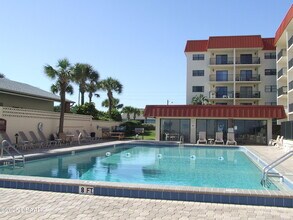 4301 S Atlantic Ave in New Smyrna Beach, FL - Building Photo - Building Photo