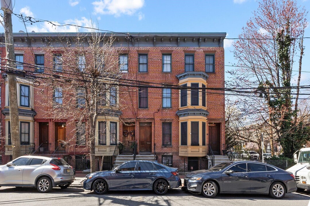 25 Astor Pl in Jersey City, NJ - Foto de edificio