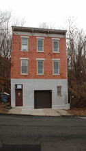 111 Orchard St in Yonkers, NY - Building Photo - Building Photo