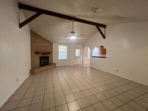 129 Houston Dr in Hewitt, TX - Building Photo - Building Photo