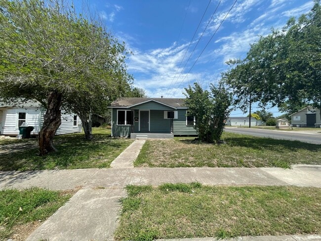 property at 4650 Valdez Dr