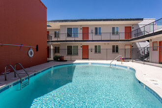 University Gardens Apartments in Tucson, AZ - Building Photo - Building Photo