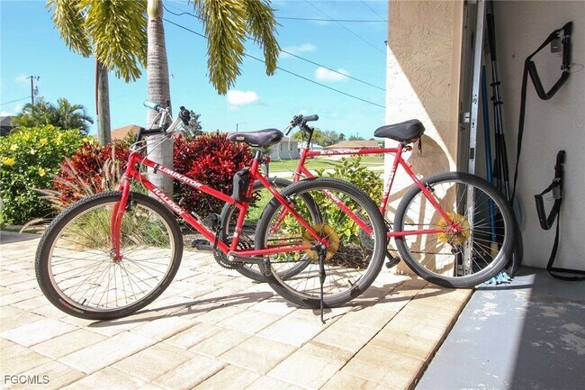 1403 SW 40th Terrace in Cape Coral, FL - Building Photo - Building Photo