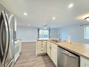 8711 70th Dr NE in Marysville, WA - Foto de edificio - Building Photo