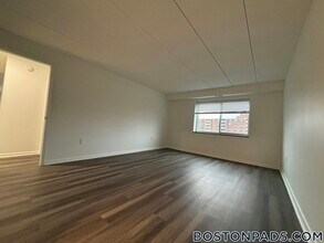 51 Hill Rd in Belmont, MA - Building Photo - Building Photo