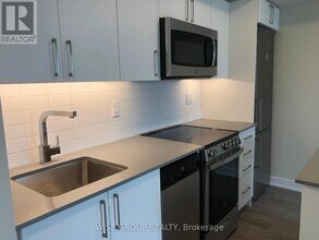38 Monte Kwinter Ct in Toronto, ON - Building Photo - Building Photo