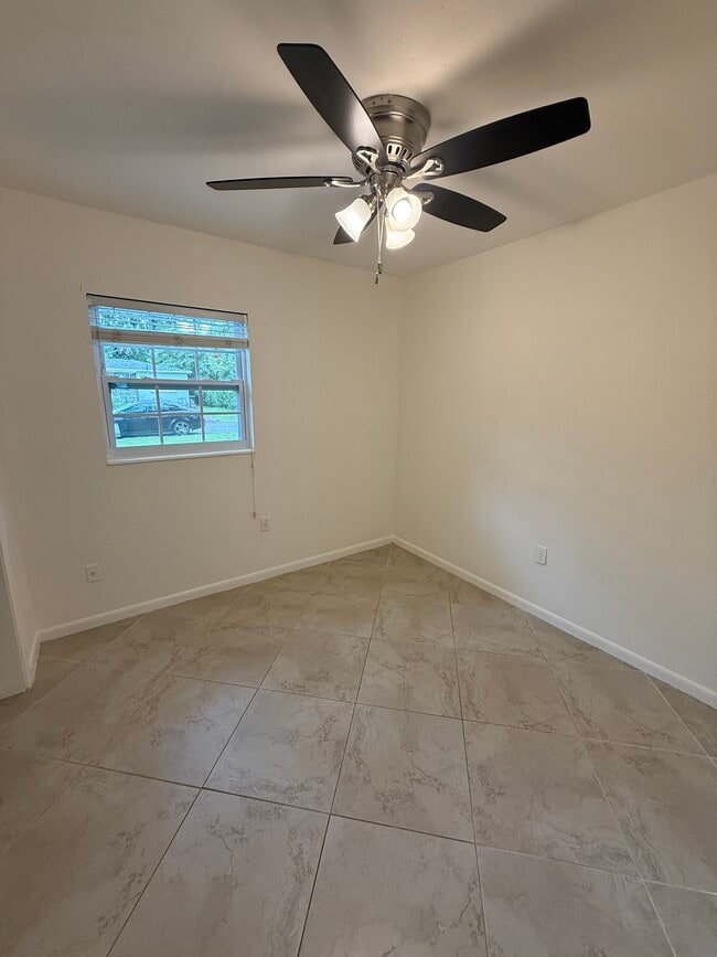 2315 Carroll Pl in Tampa, FL - Building Photo - Building Photo