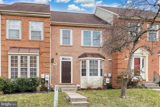 property at 3 Greenshire Ln