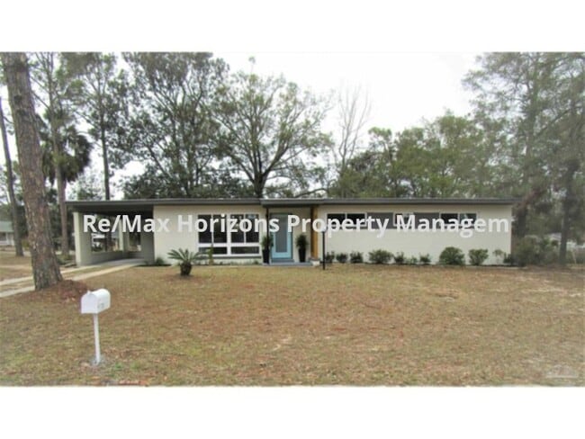 property at 814 Woodland Dr