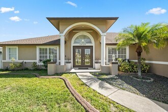 5450 NW South Crisona Ct in Port St. Lucie, FL - Building Photo - Building Photo